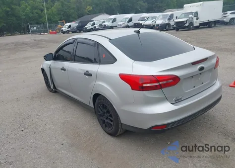 2016 Ford Focus S z USA, uszkodzony, nr VIN 1FADP3E26GL323959
